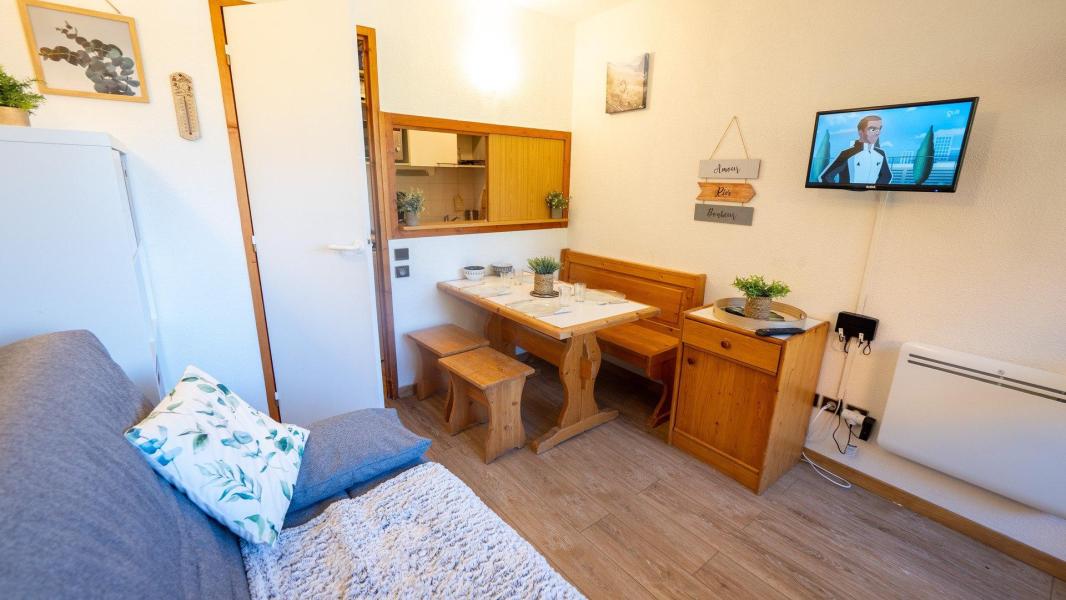 Rent in ski resort Studio sleeping corner 4 people (1-457) - Résidence les Mélezets - Valfréjus - Kitchen