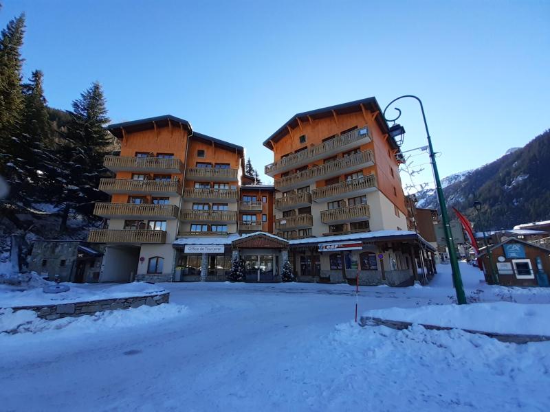 Rent in ski resort Studio 2 people (M-450) - Résidence Melezets 1 - Valfréjus - Winter outside