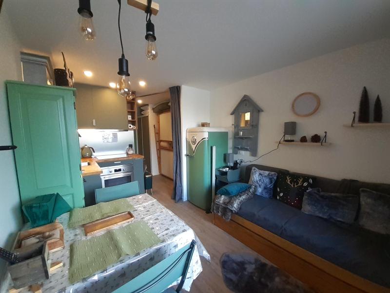 Rent in ski resort Studio 3 people (M1-108) - Résidence Melezets 1 - Valfréjus - Living room