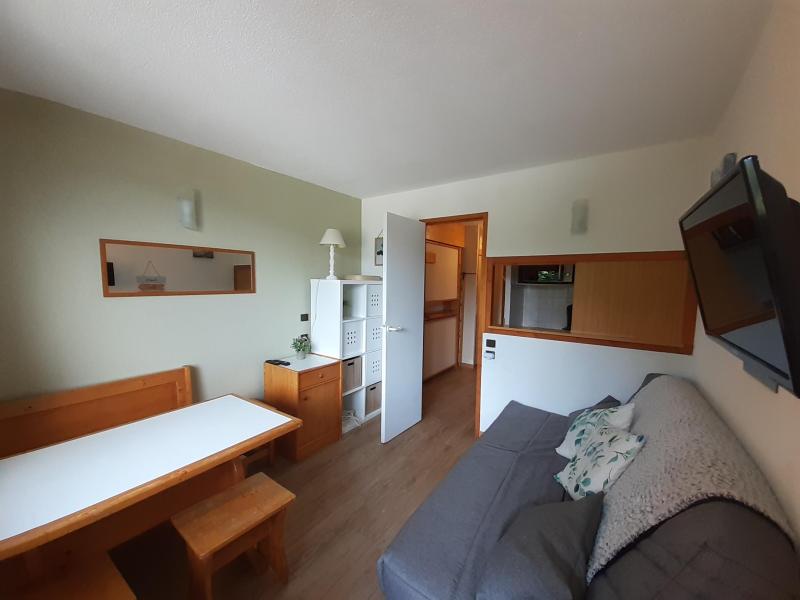 Rent in ski resort Studio 3 people (M1-457) - Résidence Melezets 1 - Valfréjus - Living room