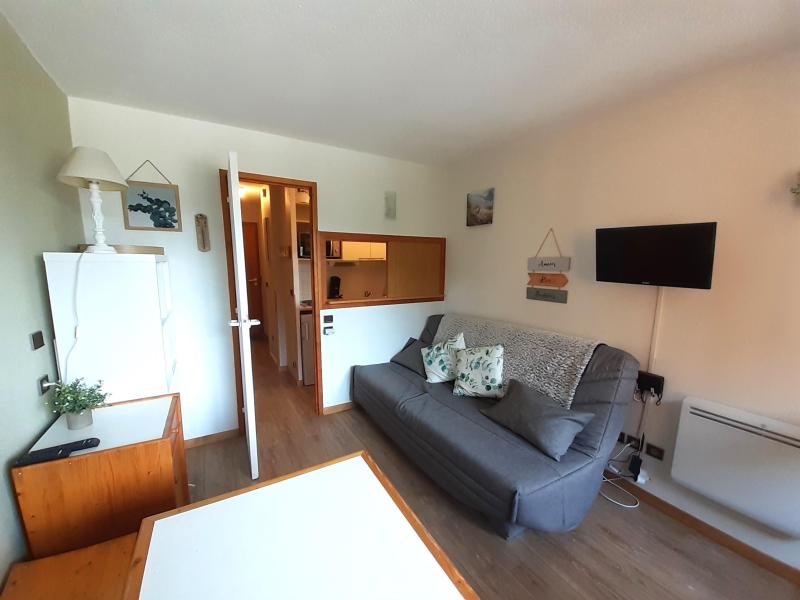 Rent in ski resort Studio 3 people (M1-457) - Résidence Melezets 1 - Valfréjus - Living room