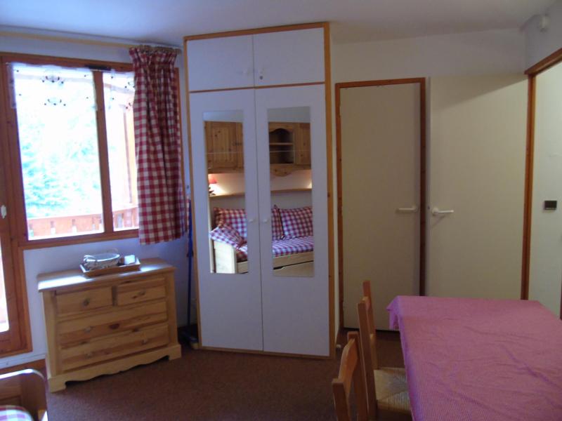 Rent in ski resort Studio 4 people (M1-333) - Résidence Melezets 1 - Valfréjus - Living room