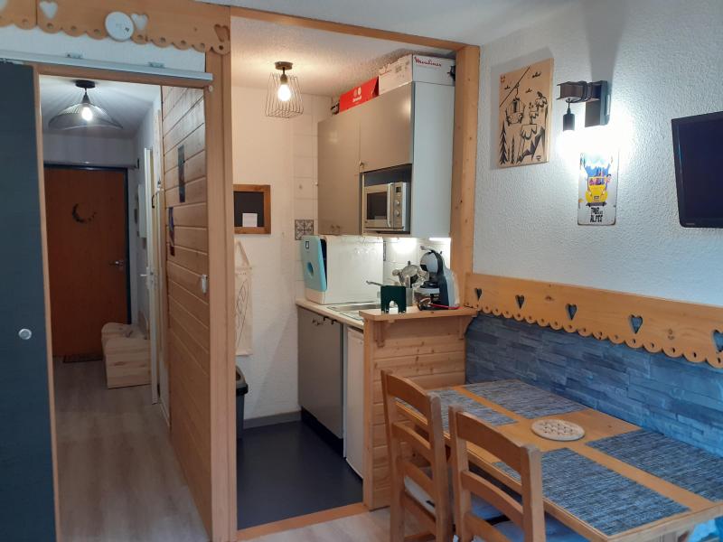 Ski verhuur Studio bergnis 3 personen (144) - Résidence Thabor D - Valfréjus - Woonkamer