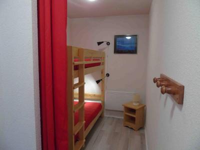 Rent in ski resort 2 room apartment 6 people (E2) - Chalet Arrondaz - Valfréjus - Bedroom