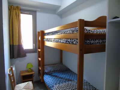 Rent in ski resort 3 room apartment 6 people (I04) - Chalet Arrondaz - Valfréjus - Bedroom