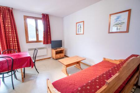 Rent in ski resort 2 room apartment cabin 6 people (H22) - Chalet d'Arrondaz - Valfréjus - Sofa-bed