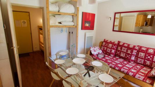 Rent in ski resort 2 room apartment sleeping corner 6 people (202) - Chalet de Florence - Valfréjus - Living room