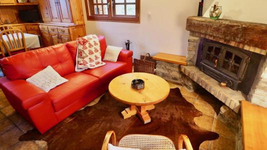 Rent in ski resort 5 room duplex chalet 6 people - Chalet Monin - Valfréjus - Living room