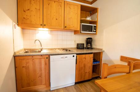 Rent in ski resort 2 room apartment 4 people (A9) - Chalets du Thabor - Valfréjus - Apartment