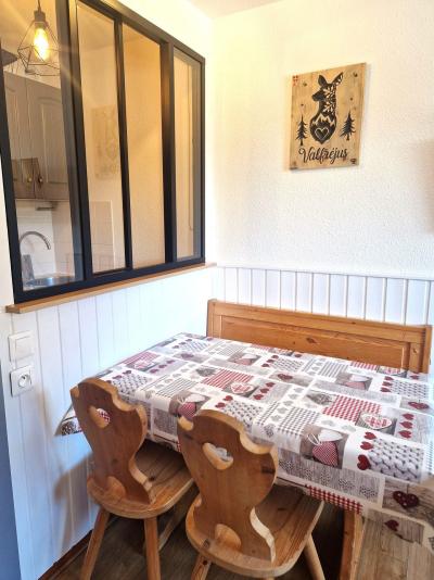 Rent in ski resort Studio 4 people (222) - Les Mélèzets 2 - Valfréjus - Dining area