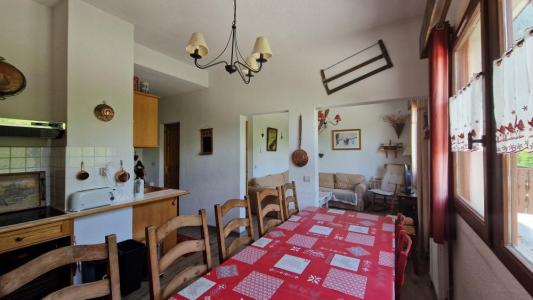 Soggiorno sugli sci Appartamento su due piani 4 stanze per 12 persone (00) - Résidence Charmaix - Valfréjus - Angolo pranzo