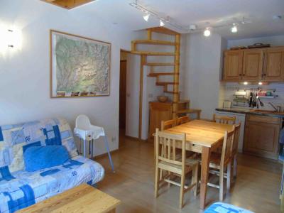 Ski verhuur Appartement 3 kamers 6 personen (12) - Résidence Charmaix - Valfréjus - Woonkamer