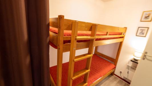 Skiverleih 3-Zimmer-Holzhütte für 6 Personen (55) - Résidence Cheval Blanc - Valfréjus - Offener Schlafbereich