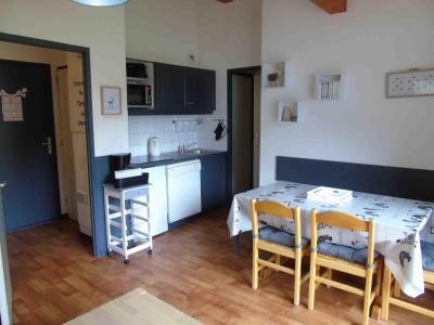 Rent in ski resort 2 room apartment 6 people (40) - Résidence Cheval Blanc - Valfréjus