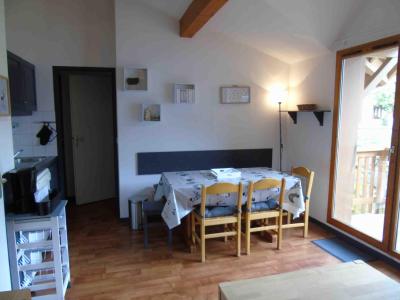 Rent in ski resort 2 room apartment 6 people (40) - Résidence Cheval Blanc - Valfréjus