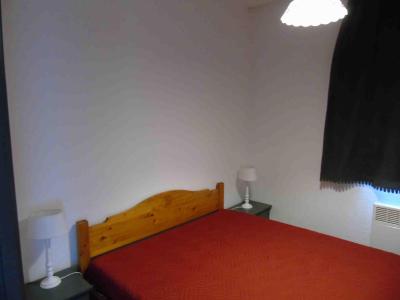 Rent in ski resort 2 room apartment 6 people (40) - Résidence Cheval Blanc - Valfréjus