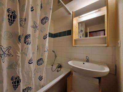 Rent in ski resort  (73) - Résidence le Cheval Blanc - Valfréjus - Bathroom