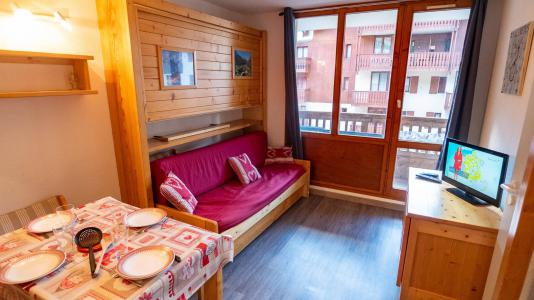 Rent in ski resort Studio cabin 4 people (B-71) - Résidence le Thabor - Valfréjus - Living room