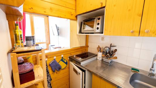 Rent in ski resort Studio sleeping corner 4 people (A-44) - Résidence le Thabor - Valfréjus - Kitchen