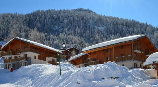Vacanze in montagna Résidence les Chalets de la Ramoure - Valfréjus - Esteriore inverno