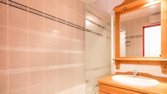 Rent in ski resort Résidence les Chalets de la Ramoure - Valfréjus - Bathroom