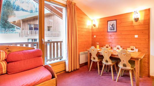 Rent in ski resort Résidence les Chalets de la Ramoure - Valfréjus - Living room