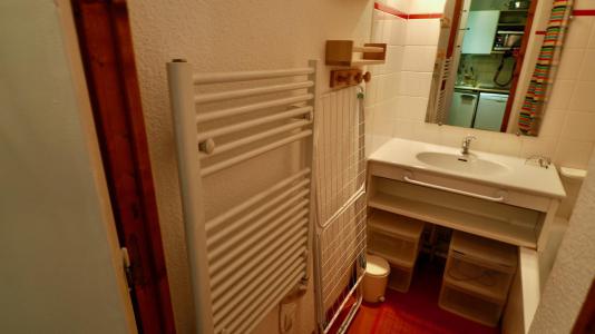 Rent in ski resort 2 room apartment 4 people (2-448) - Résidence les Mélezets - Valfréjus - Shower room