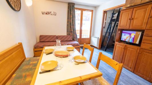 Rent in ski resort 2 room apartment 4 people (3-107) - Résidence les Mélezets - Valfréjus - Living room