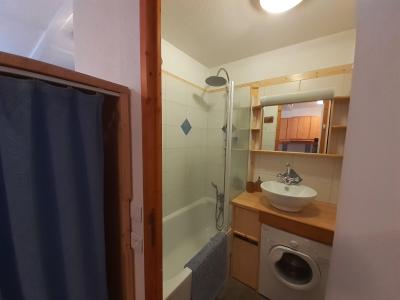 Rent in ski resort Studio 2 people (M-450) - Résidence Melezets 1 - Valfréjus - Bathroom