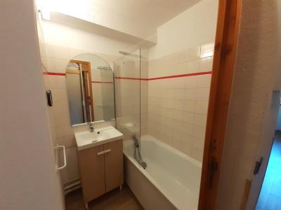 Rent in ski resort Studio 3 people (M1-457) - Résidence Melezets 1 - Valfréjus - Bathroom