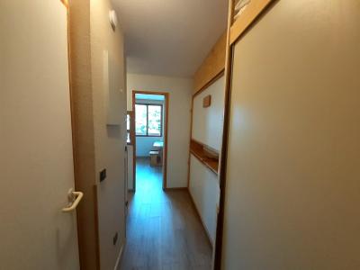 Rent in ski resort Studio 3 people (M1-457) - Résidence Melezets 1 - Valfréjus - Corridor