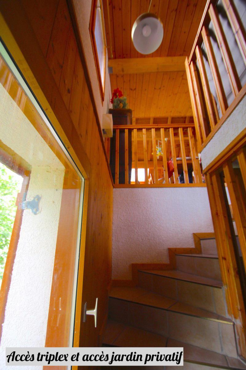 Alquiler al esquí Apartamento 4 piezas triplex para 8 personas - Chalet du Regain - Valloire - Escalera