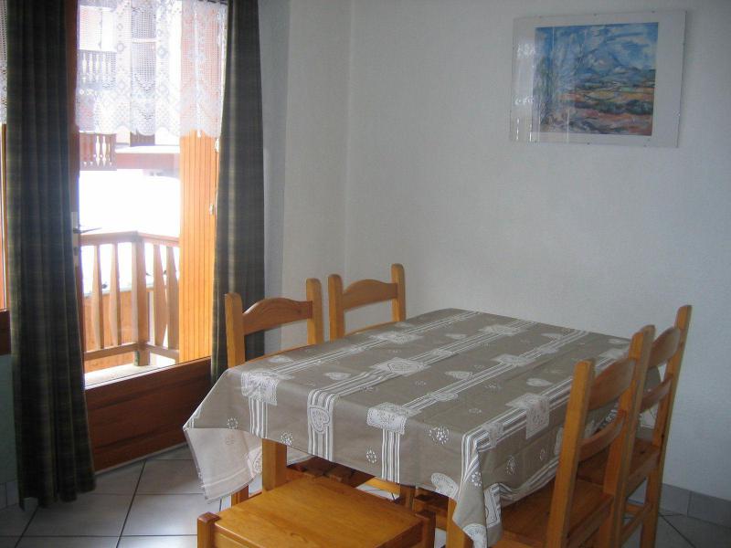 Rent in ski resort 2 room apartment 5 people (2) - Chalet Gilbert Collet - Valloire - Living room