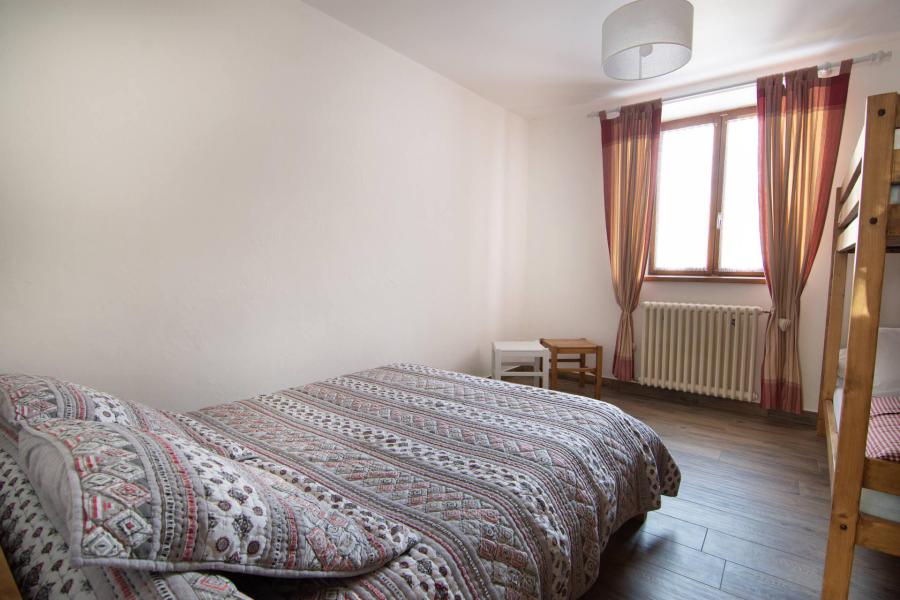 Rent in ski resort 3 room apartment 8 people (1) - Chalet Gilbert Collet - Valloire - Bedroom