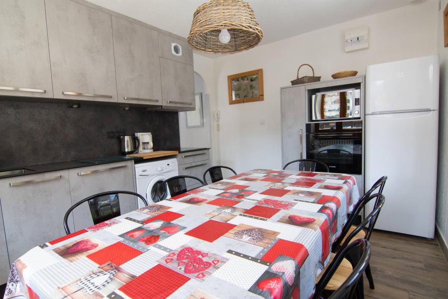 Rent in ski resort 3 room apartment 8 people (1) - Chalet Gilbert Collet - Valloire - Living room