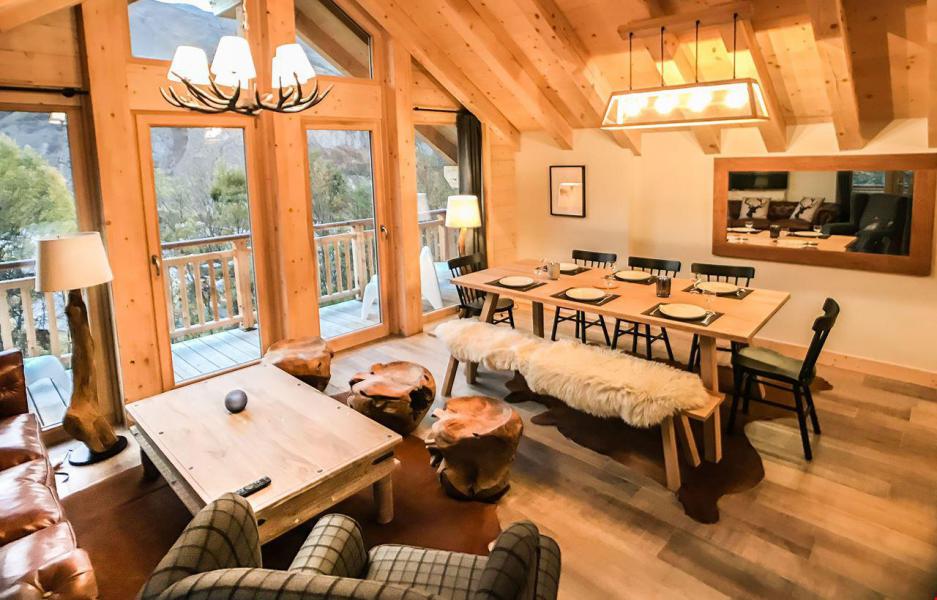 Rent in ski resort Chalet Le Chabichaz - Valloire - Dining area