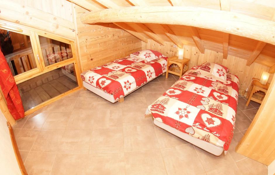 Rent in ski resort Chalet le Peak - Valloire - Bedroom