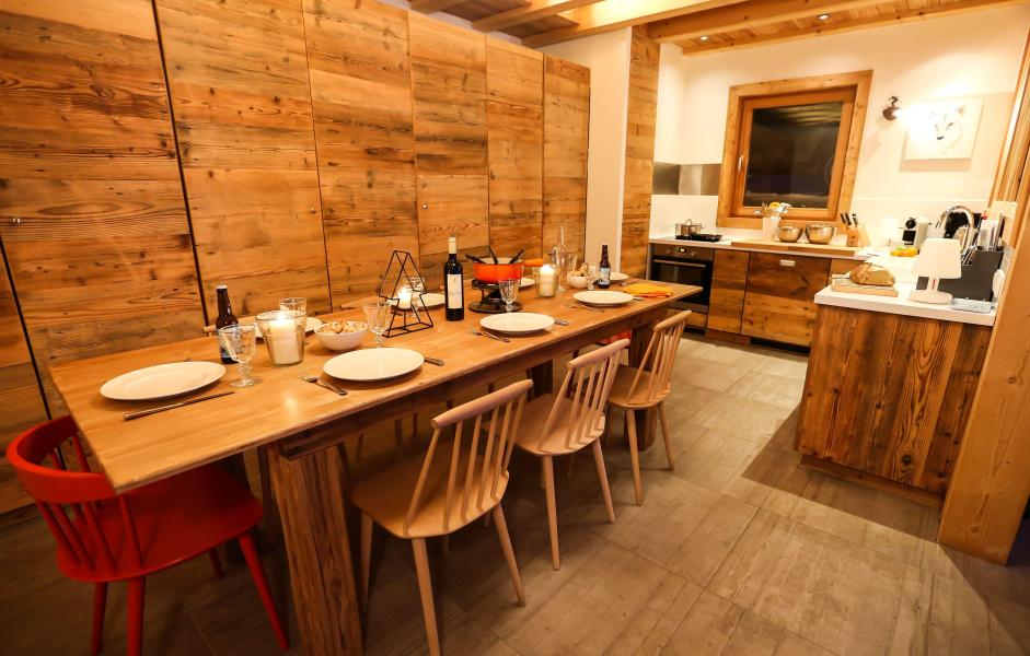 Rent in ski resort Chalet le Pure Altitude - Valloire - Dining area