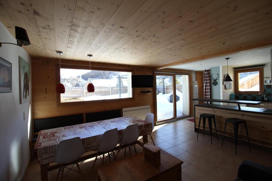 Rent in ski resort 3 room chalet 6 people (1) - Chalet le Tatihou - Valloire - Living room