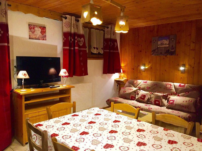 Rent in ski resort 3 room apartment 6 people (2) - Chalet les Lupins - Valloire - Living room