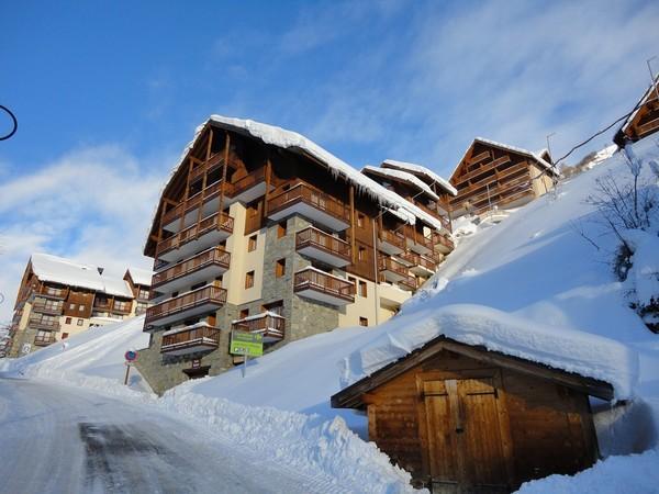 Vacances en montagne La Résidence les Valmonts - Valloire - Extérieur hiver