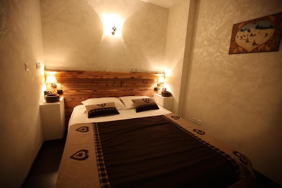 Rent in ski resort 4 room apartment 8 people (3) - Les Chalets d'Adrien - Valloire - Bedroom