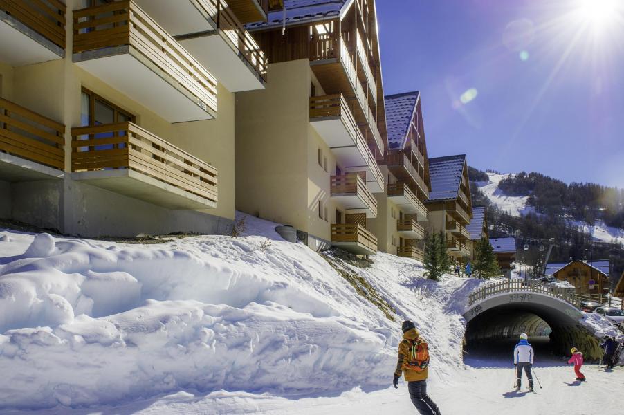 Аренда на лыжном курорте Les Chalets de Valoria - Valloire - зимой под открытым небом