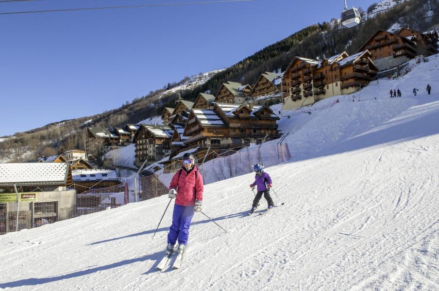 Аренда на лыжном курорте Les Chalets de Valoria - Valloire - зимой под открытым небом