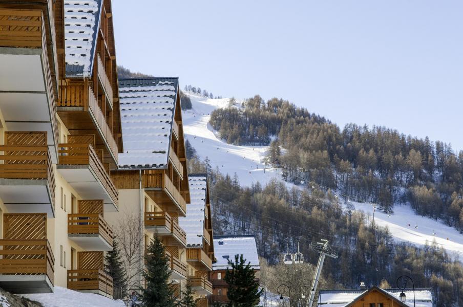 Ski verhuur Les Chalets de Valoria - Valloire - Buiten winter