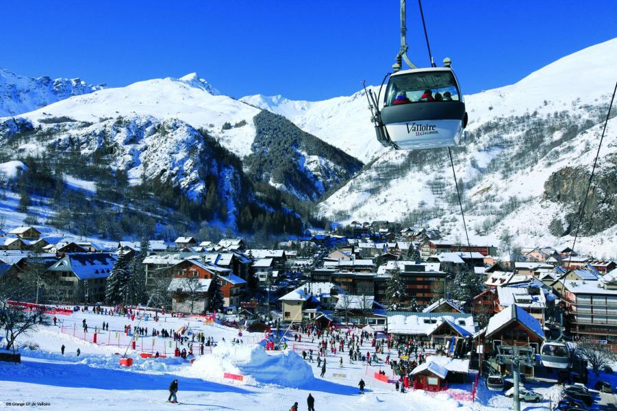 Location au ski Les Chalets de Valoria - Valloire - Extérieur hiver