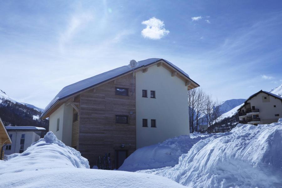 Rent in ski resort Les Chalets du Grand Galibier - Valloire - Winter outside