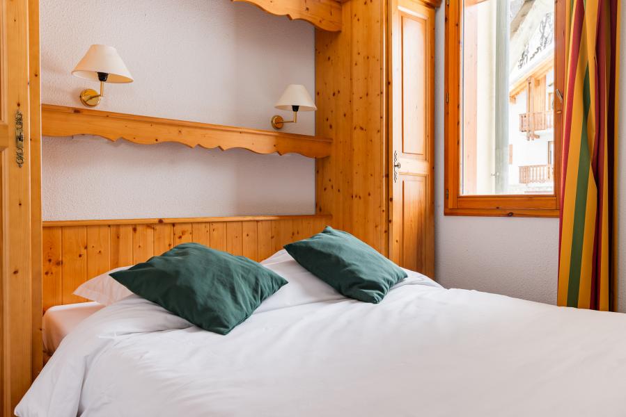 Rent in ski resort Résidence Lagrange les Chalets du Galibier - Valloire - Bedroom