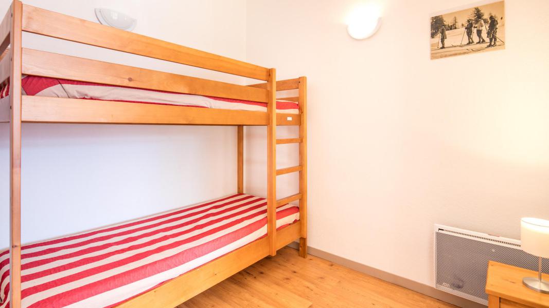 Rent in ski resort 2 room apartment sleeping corner 6 people - Résidence le Hameau de Valloire - Valloire - Bedroom