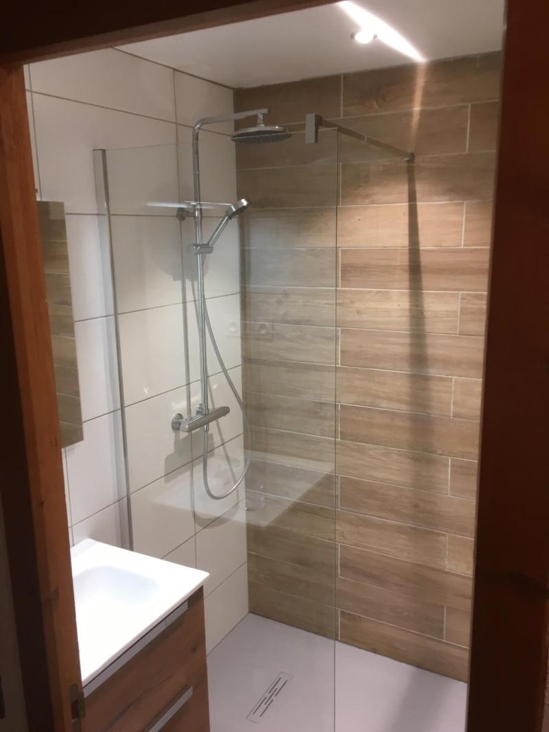 Rent in ski resort 3 room apartment 6 people (3) - Résidence les Alpages - Valloire - Shower room